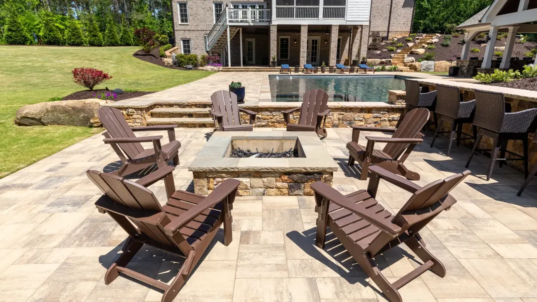 The Fire Lounge: the Batchelor backyard in Roswell by Atlantis Pools